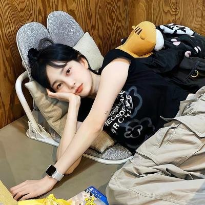 黑夜中的玻璃人偶